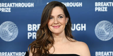 Ganz natürlich: Drew Barrymore teilt "oben ohne"-Selfie